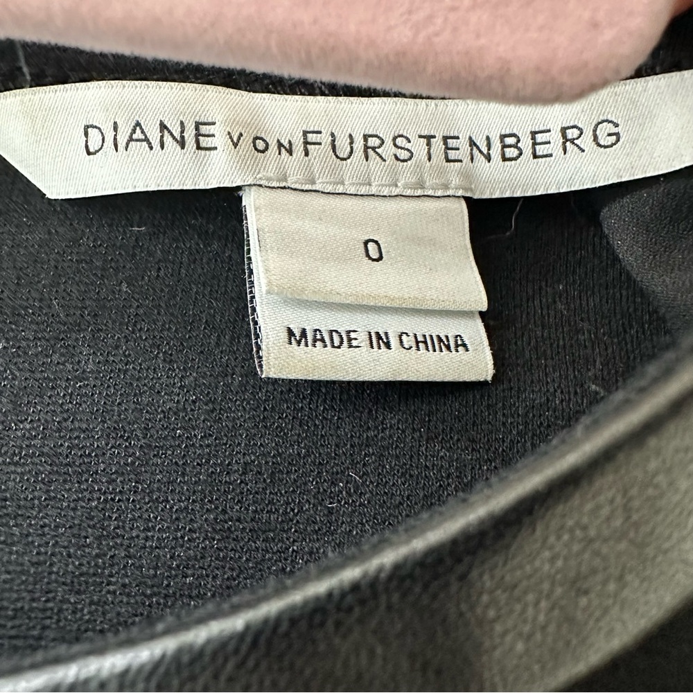 Diane Von Furstenberg Black Fit & Flare Skater Dress,  Leather Details, Size 0 - Picture 5 of 11